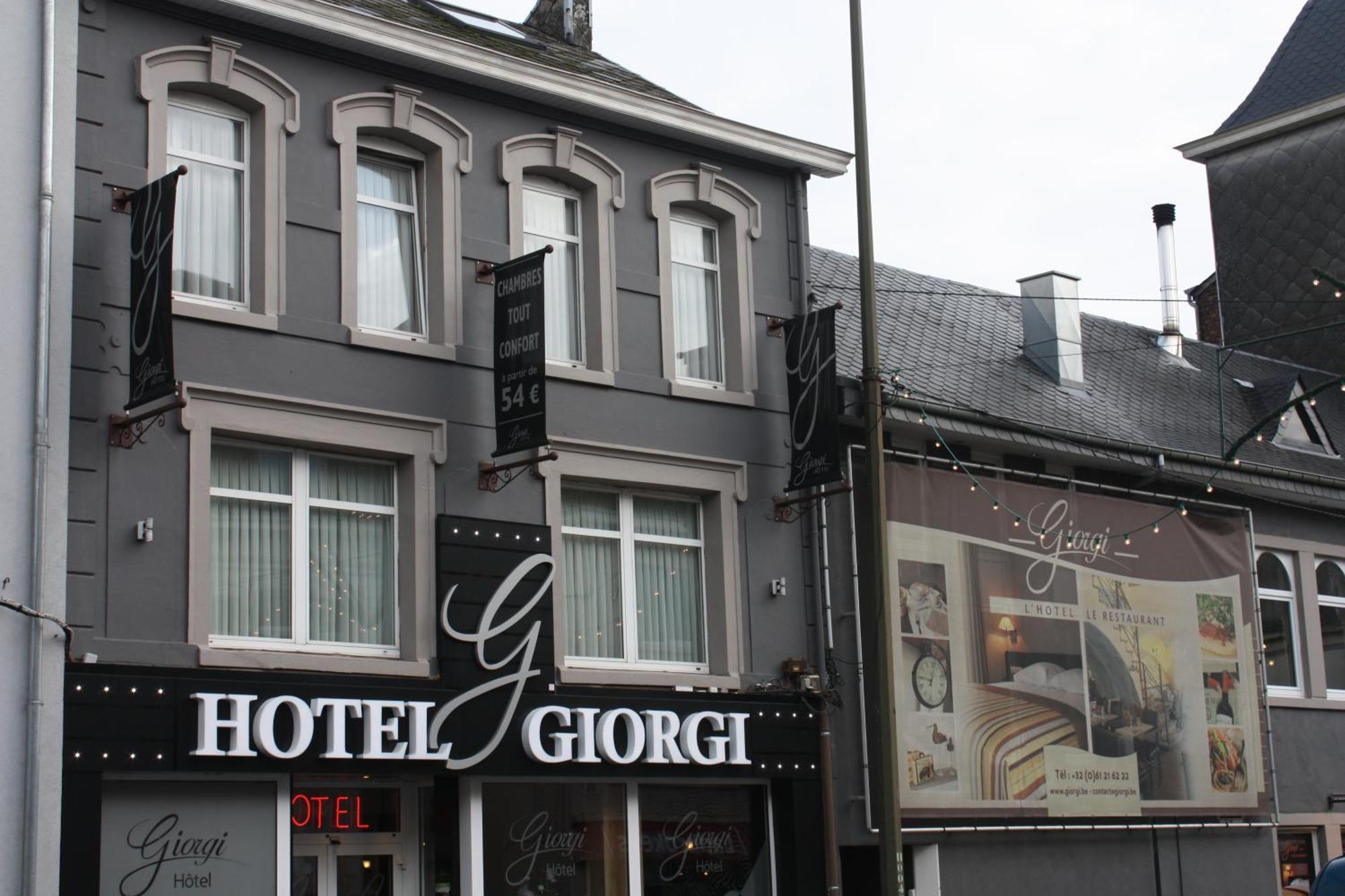 Hotel Giorgi Et Logements Insolites-Jacuzzi Prive Бастонь Екстер'єр фото